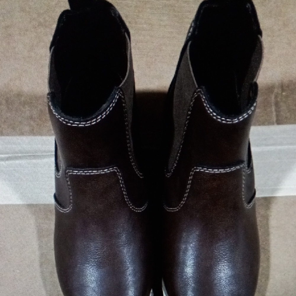 Girls Youth Size 2 Old Navy Boot
